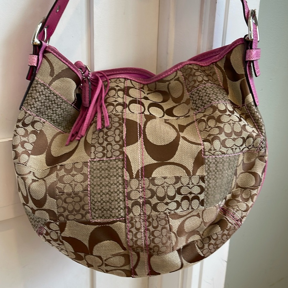 Vintage Coach tan/pink patchwork logo shoulder bag.